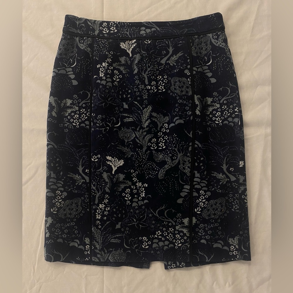 Ann Taylor knee length skirt